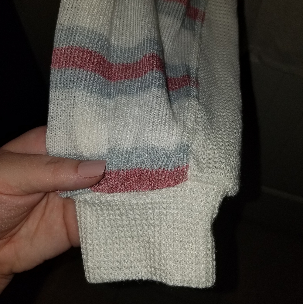 🆕FASHION NOVA white pink and grey striped sweater top size medium - Picture 7 of 7